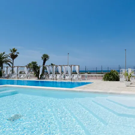 منتجع Villaggio Poseidone توري سان جيوفاني أوغينتو